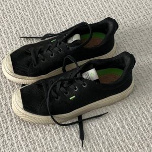 Cariuma IBI Sneakers